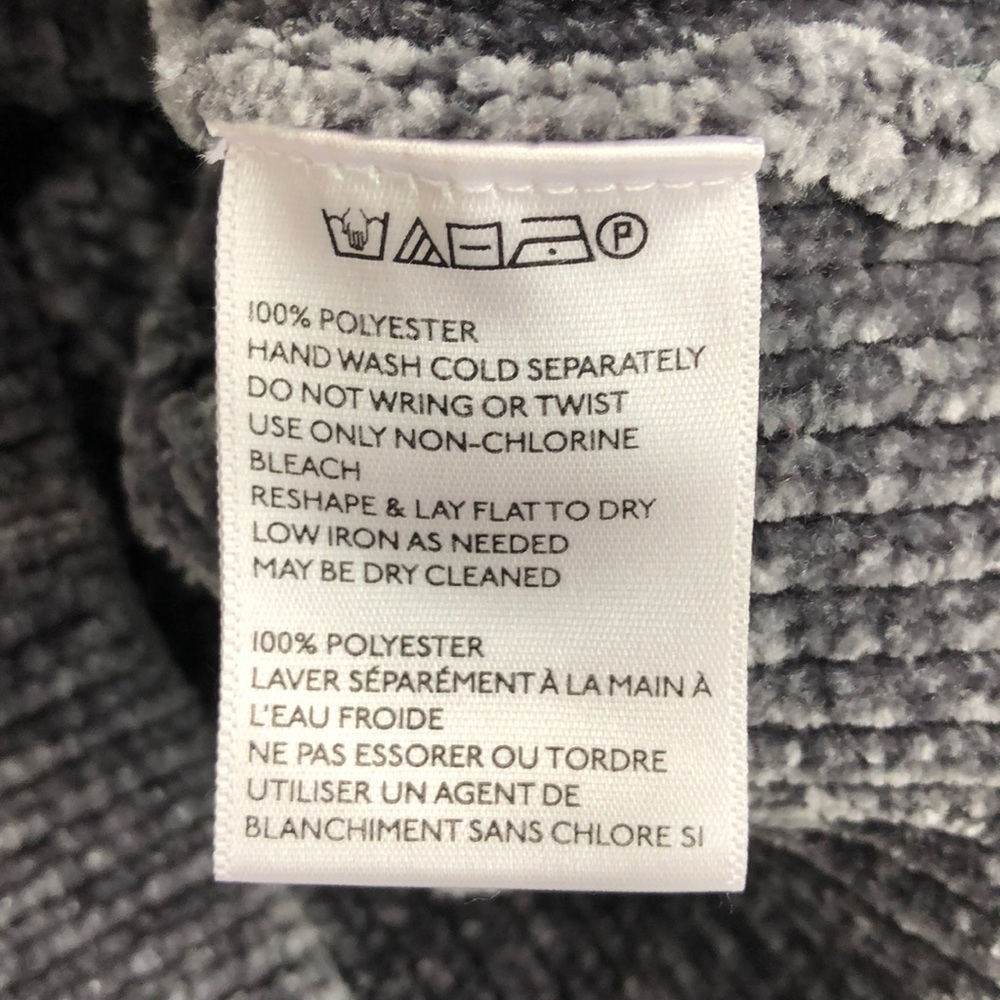 SOLD Urban Outfitters Gray Cropped Sweater - Picture 5 of 6